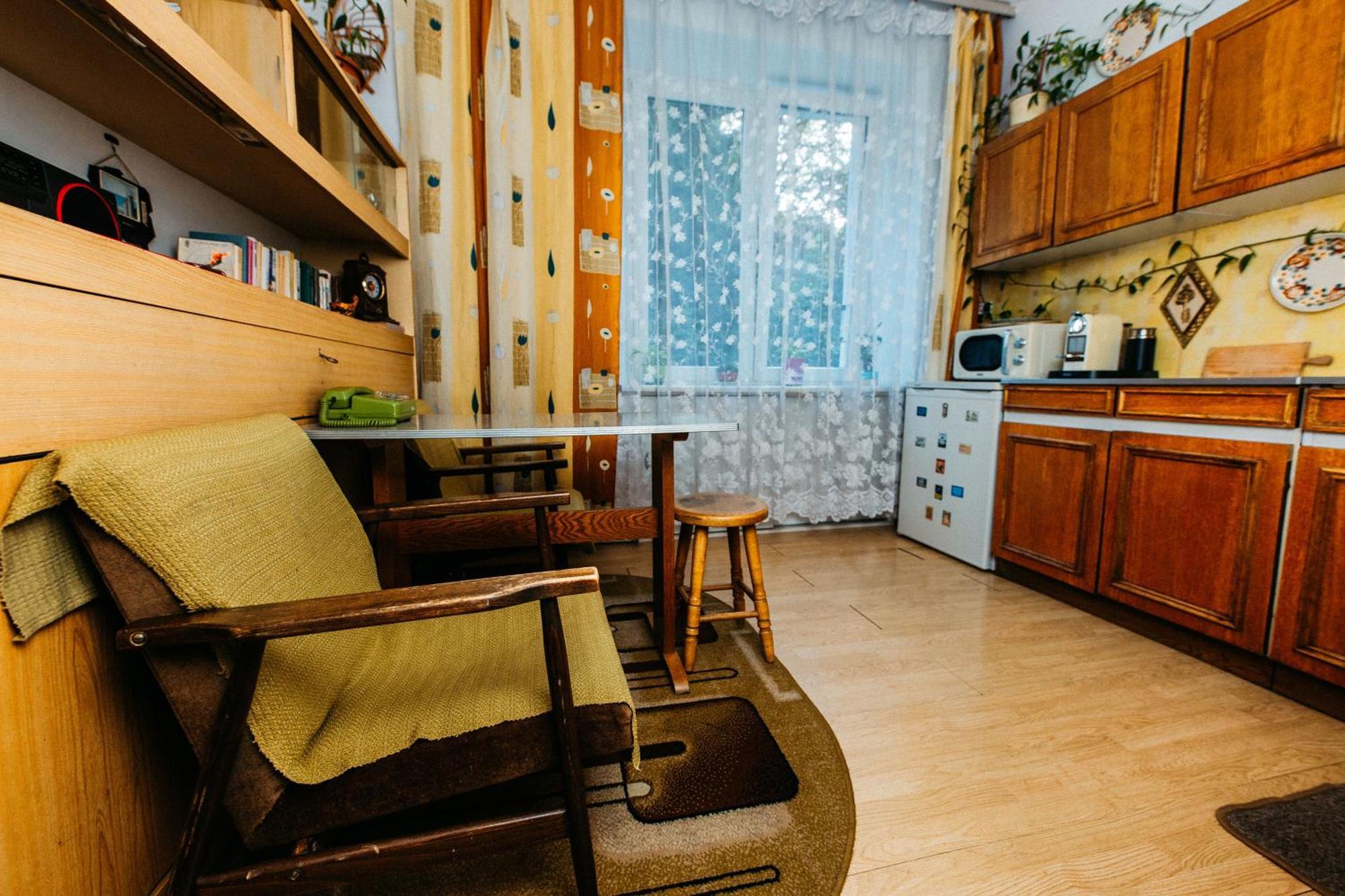 Feel The Old Socialist Style Apartment Krakau Buitenkant foto