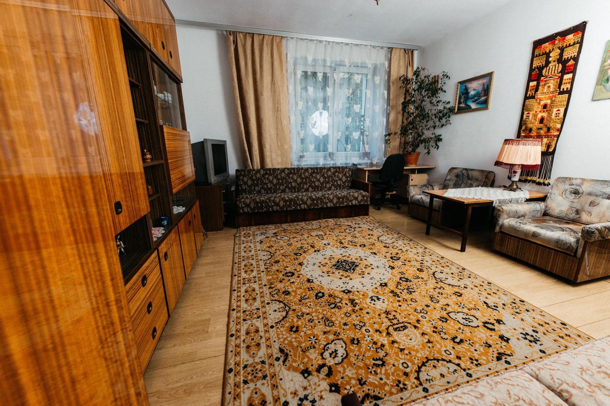 Feel The Old Socialist Style Apartment Krakau Buitenkant foto