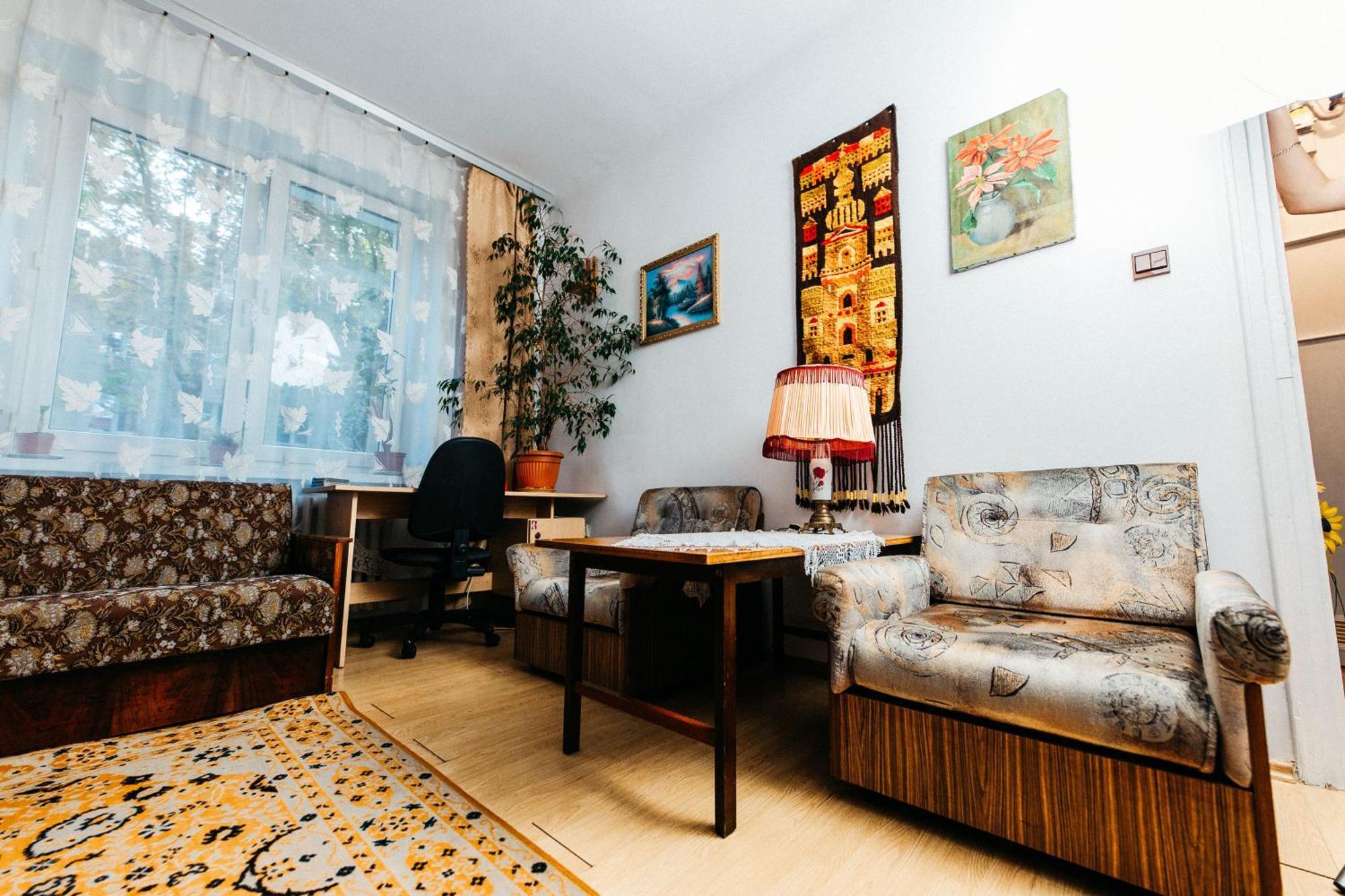 Feel The Old Socialist Style Apartment Krakau Buitenkant foto