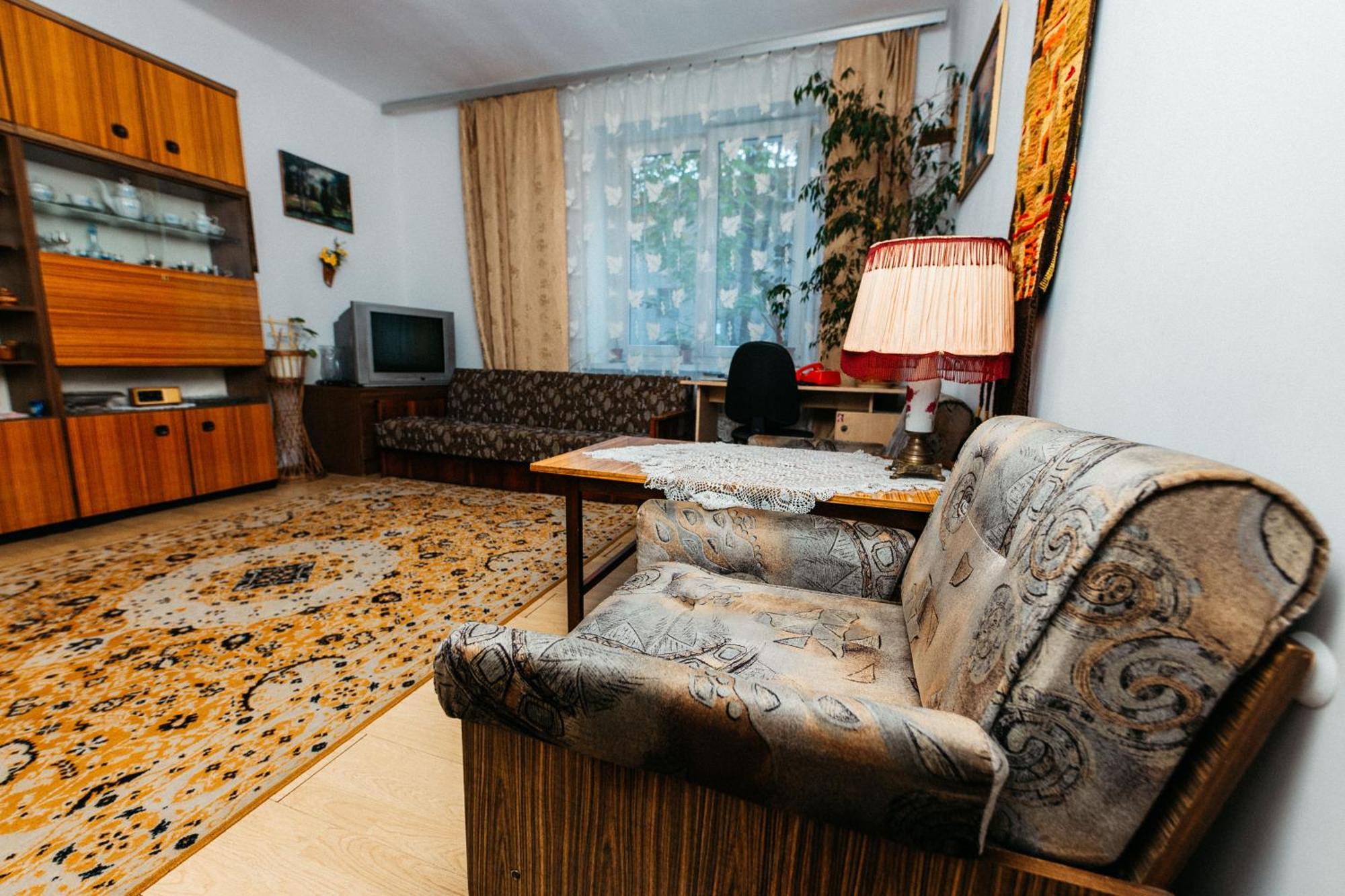 Feel The Old Socialist Style Apartment Krakau Buitenkant foto